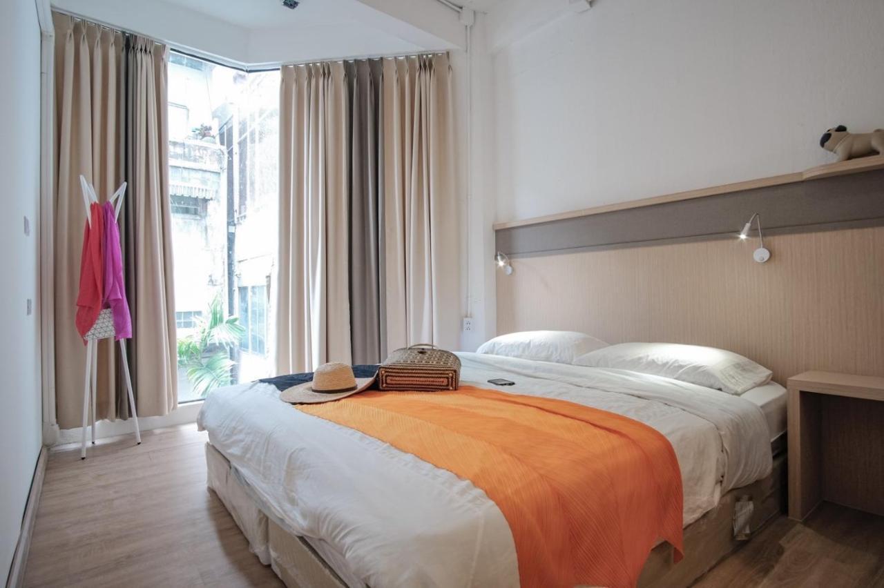 Vive Silom Hotel Bangkok Exterior photo