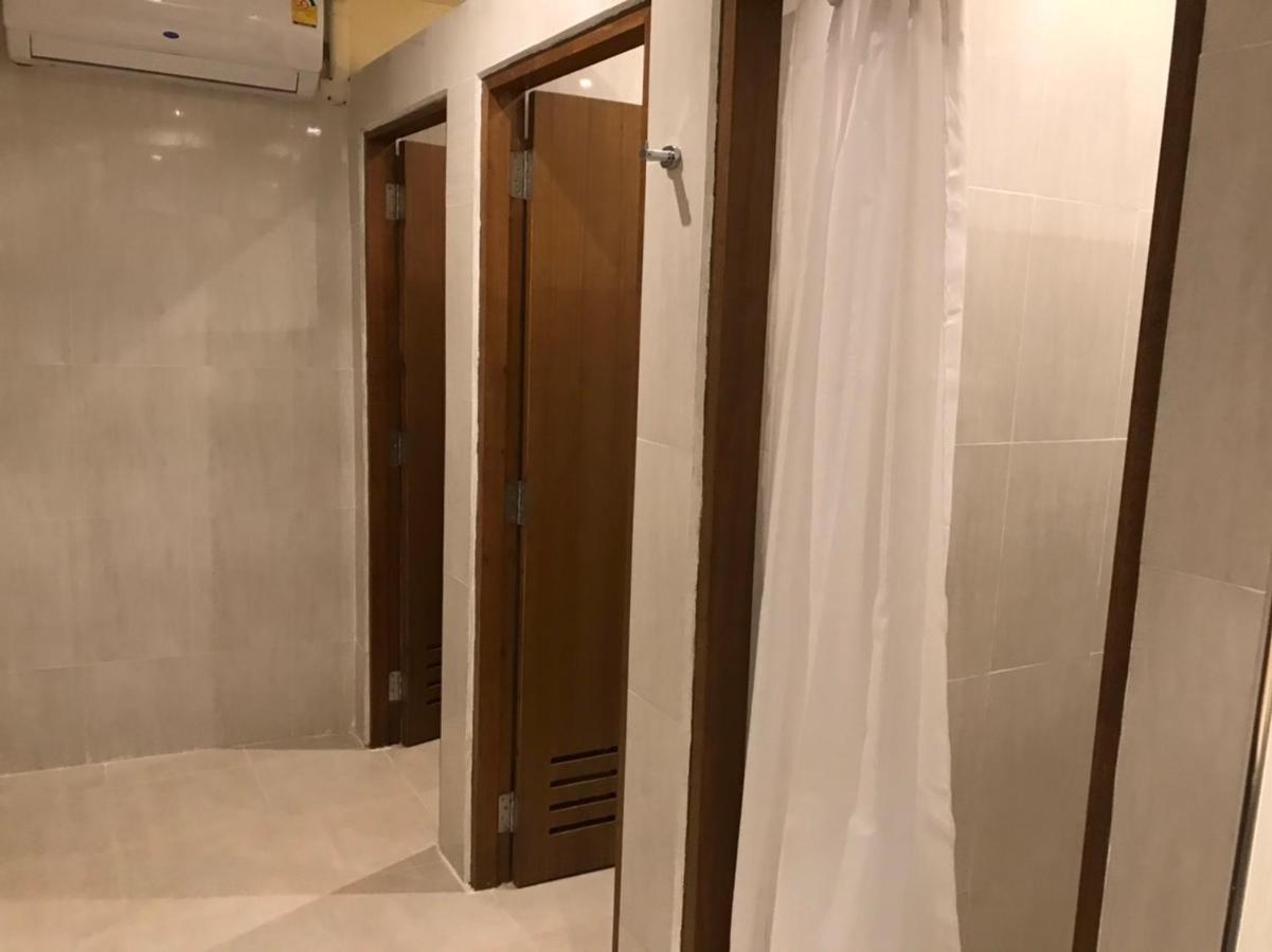 Vive Silom Hotel Bangkok Exterior photo